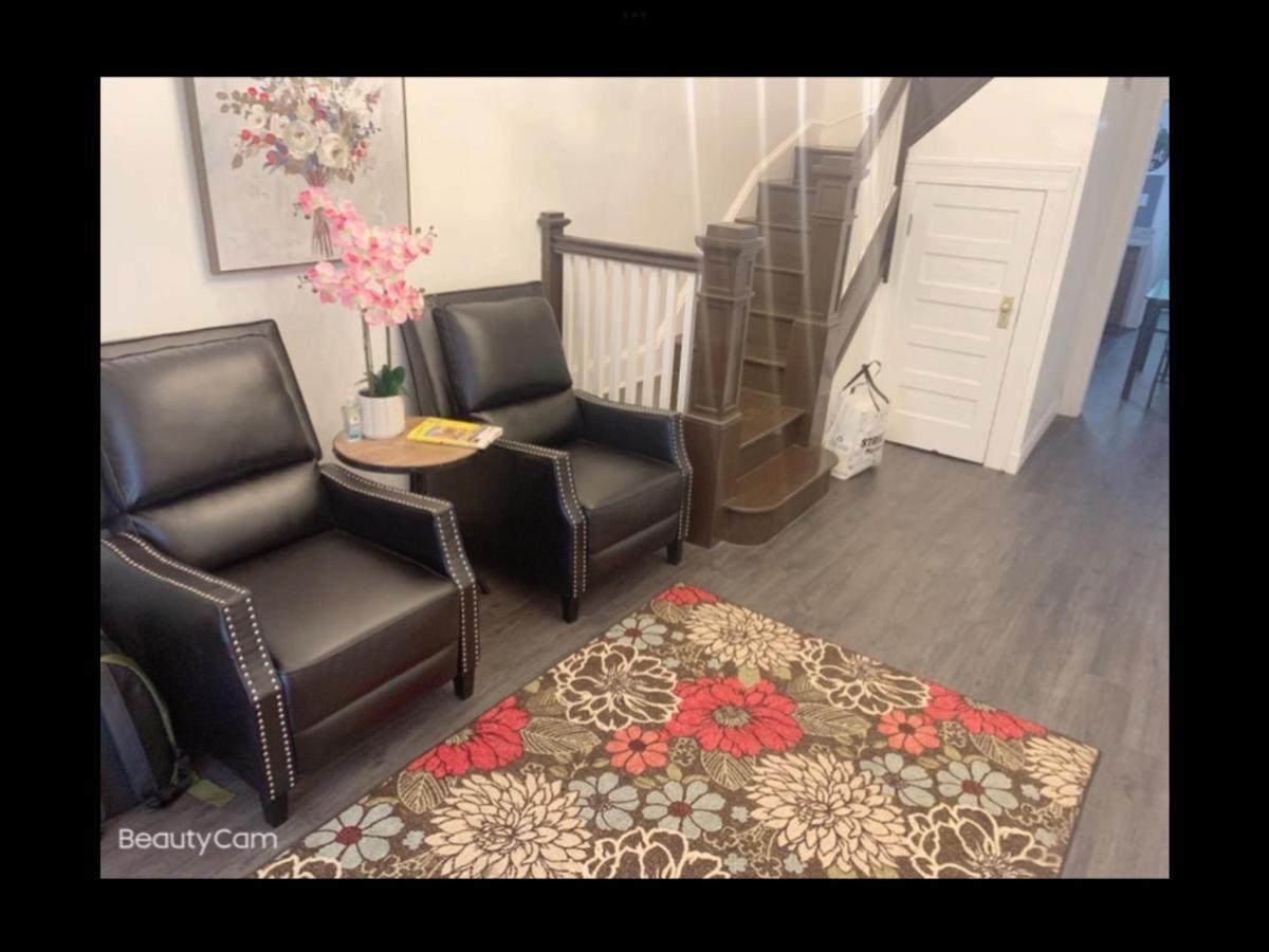 Beautiful Bedroom Next Jhu Baltimore Exterior foto